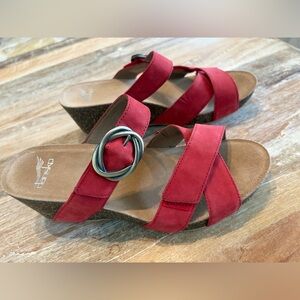 Dansko Susie Sandals in Red Nubuck LIKE NEW, Size 39 / 8.5 - 9 US